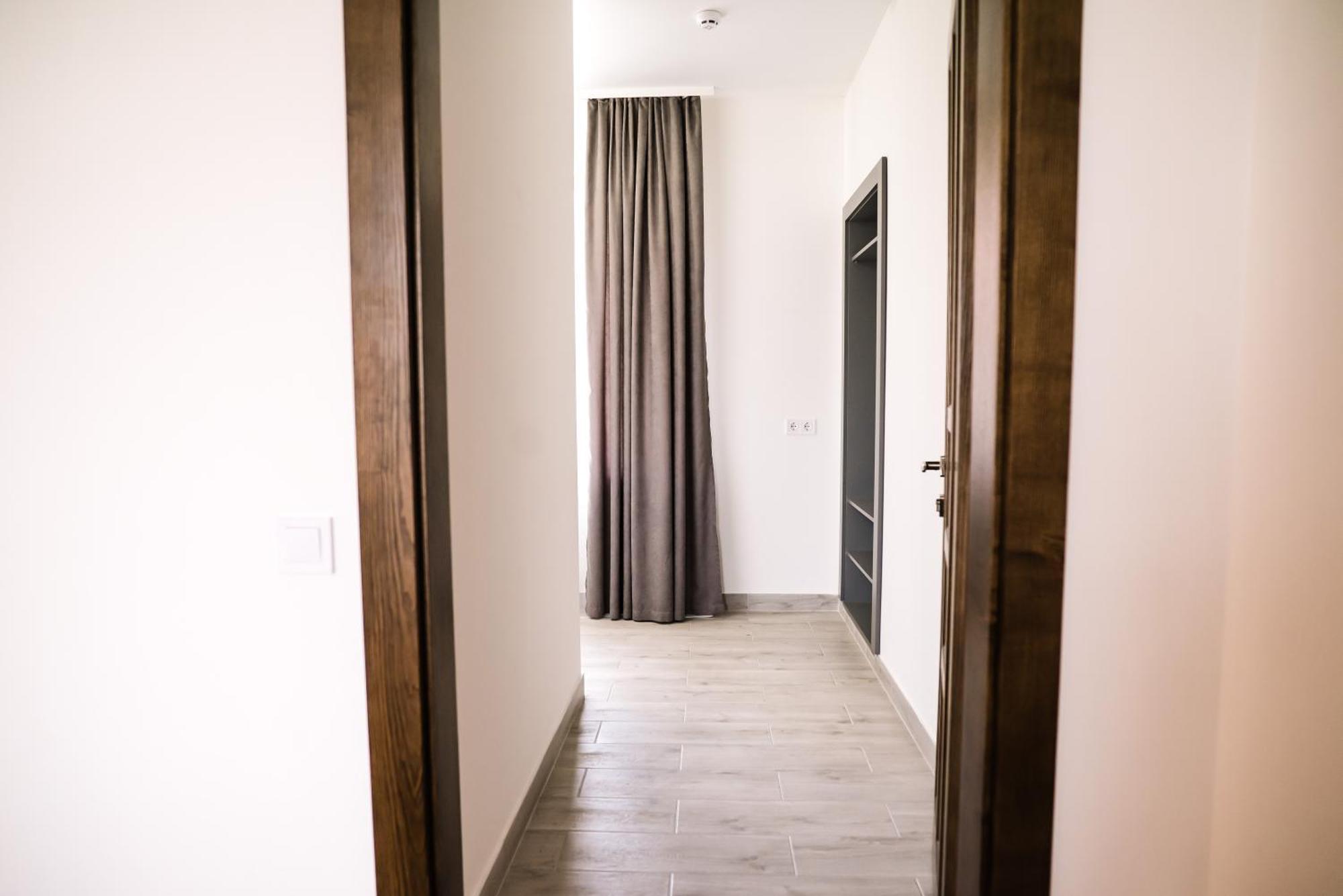 Hotel Вікторія Polyana  Esterno foto