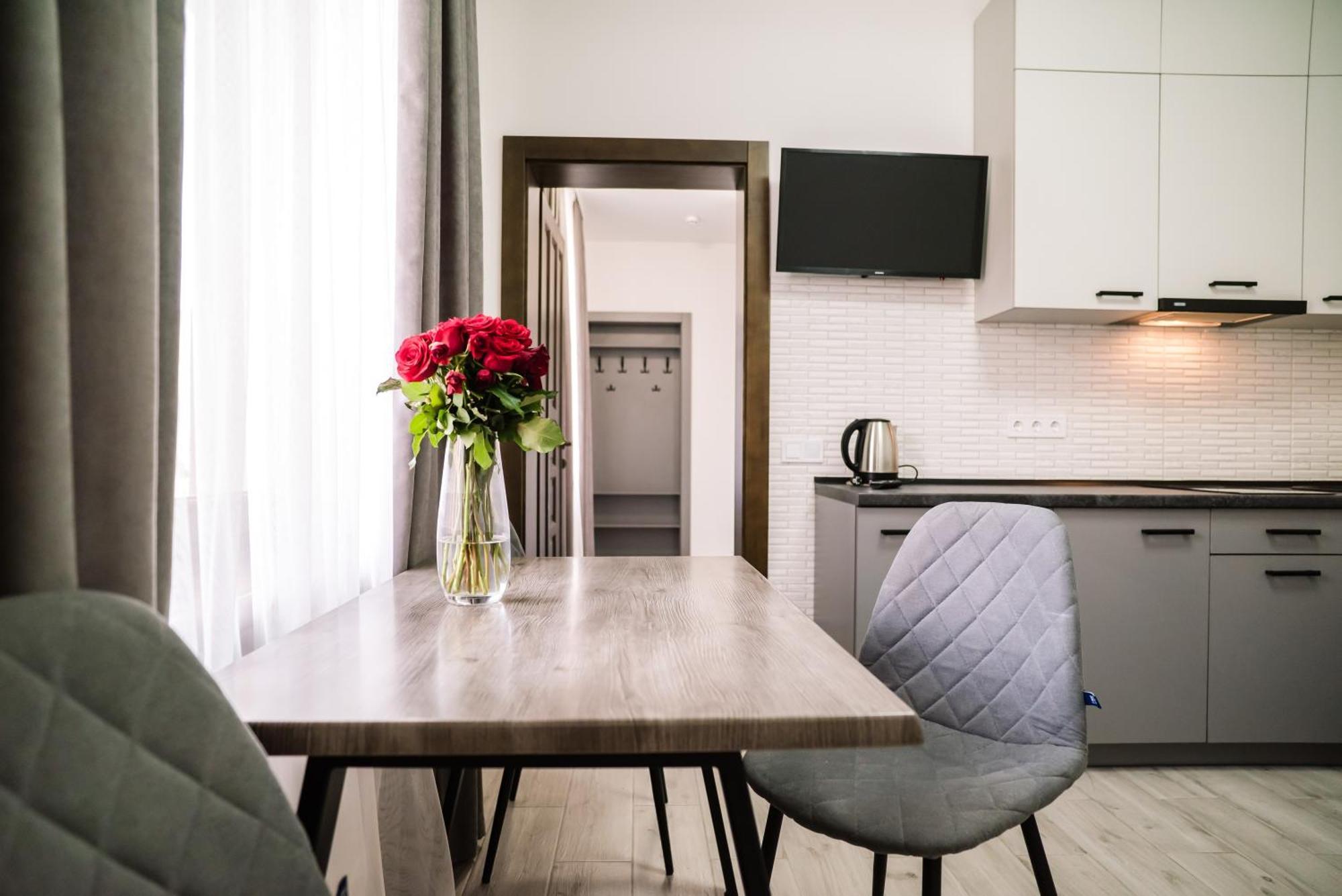 Hotel Вікторія Polyana  Esterno foto