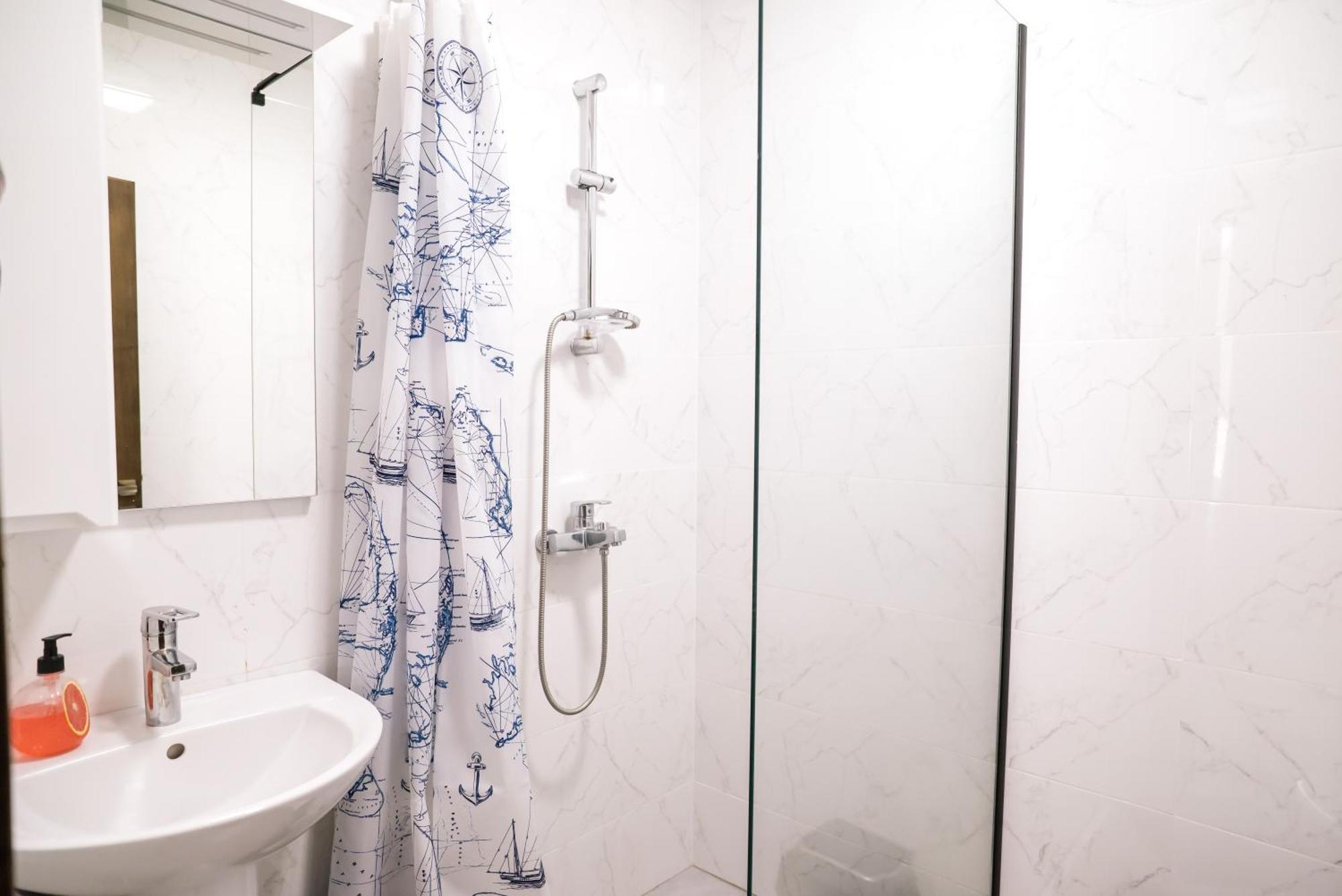 Hotel Вікторія Polyana  Esterno foto