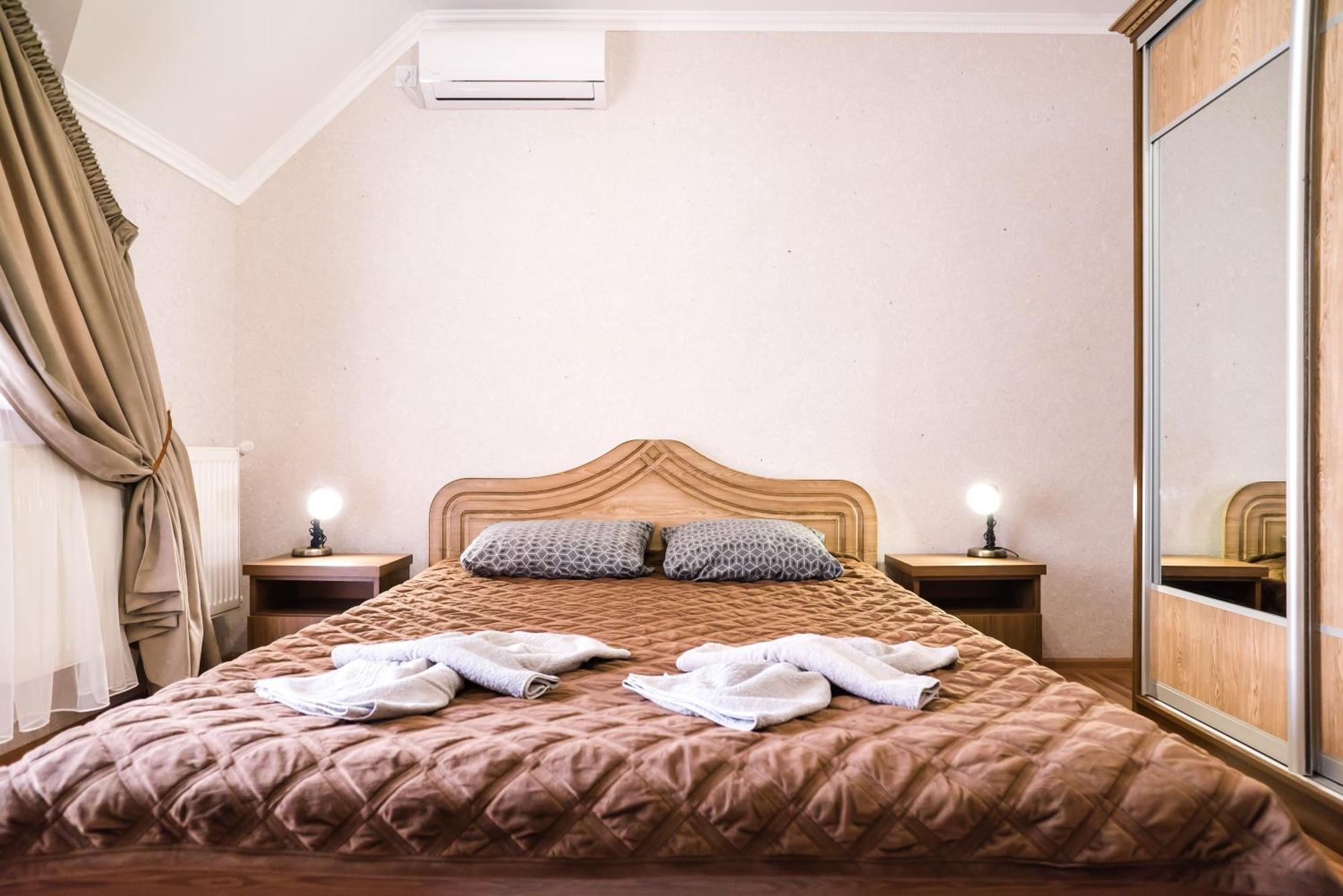 Hotel Вікторія Polyana  Esterno foto