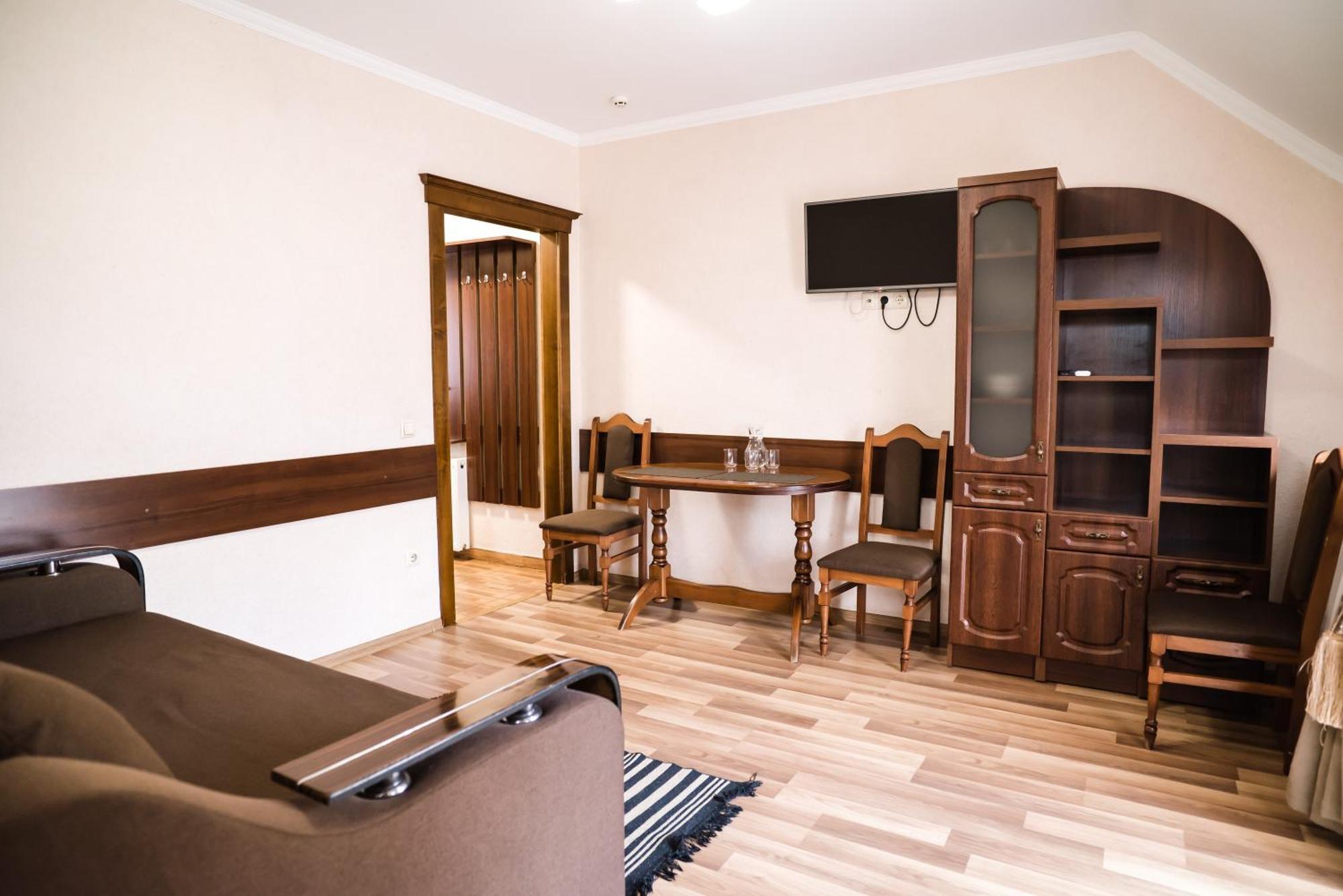 Hotel Вікторія Polyana  Esterno foto