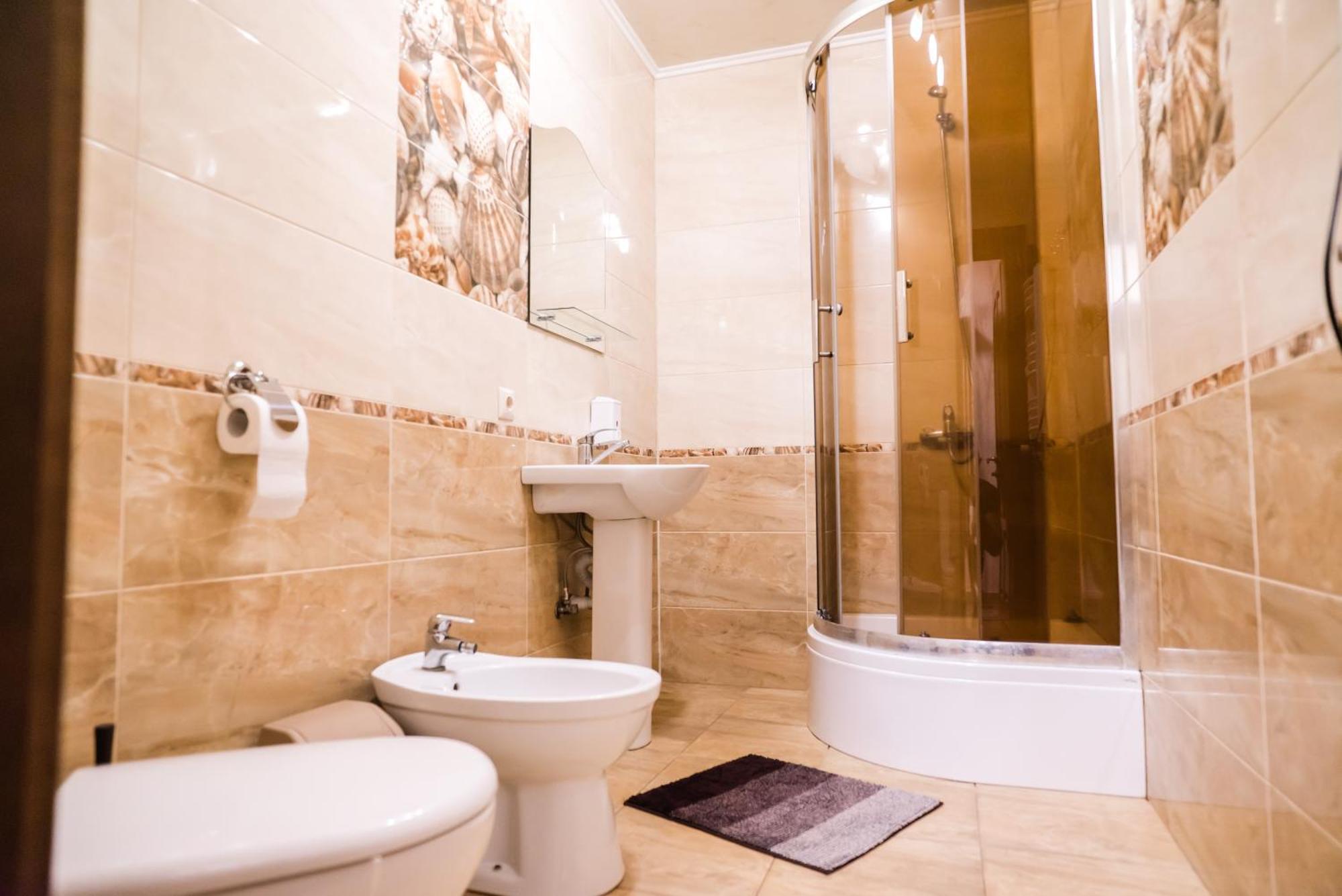 Hotel Вікторія Polyana  Esterno foto