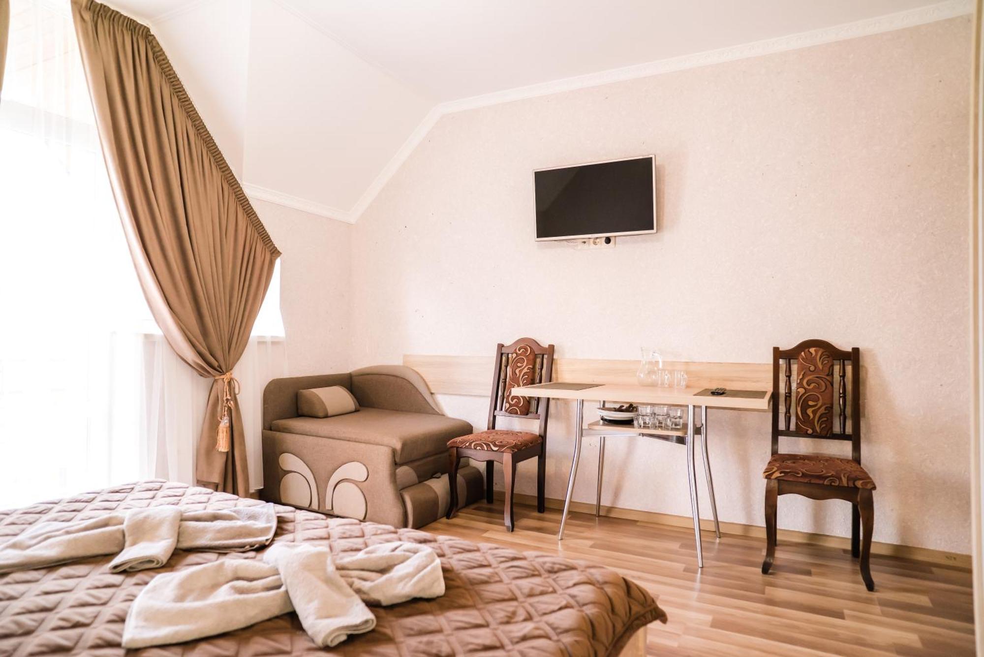 Hotel Вікторія Polyana  Esterno foto